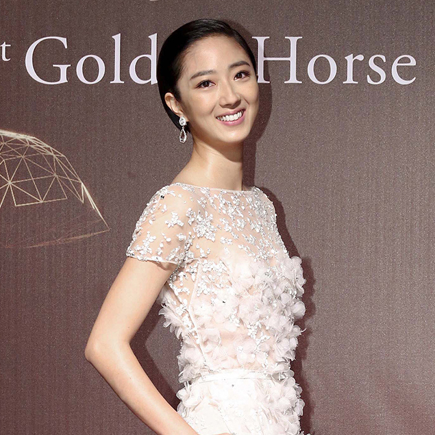 金馬及亞太影后桂綸鎂配戴Piaget珠寶出席金馬獎紅毯。